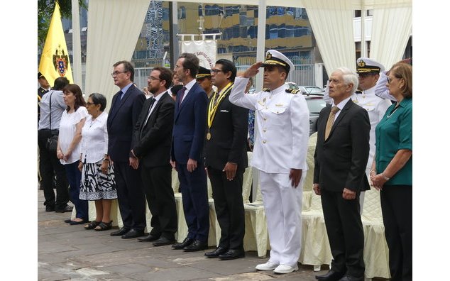 Hommage au contre-amiral Du Petit Thouars à Lima